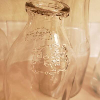 Lot 428: Vintage Milk Bottles 