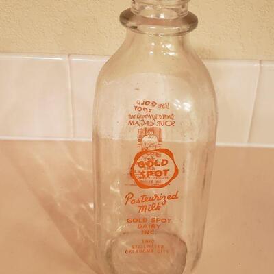 Lot 430: Vintage Gold Spot Milk Bottle 
