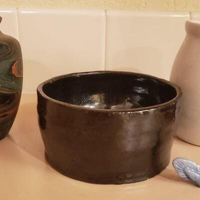 Lot 435: Ceramics lot