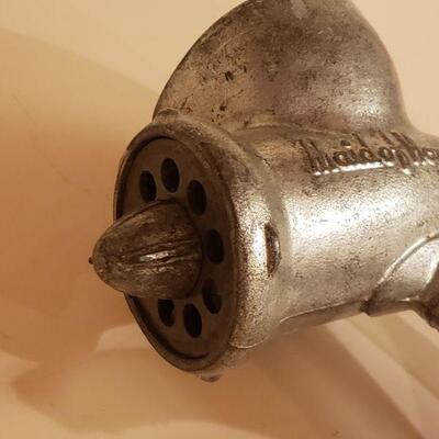 Lot 440: Vintage Maid of Honor Grinder