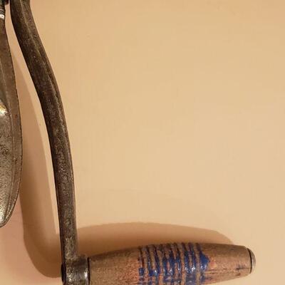 Lot 440: Vintage Maid of Honor Grinder