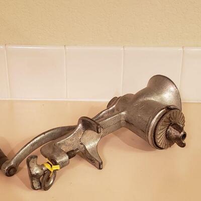 Lot 442: Vintage Puritan Grinder