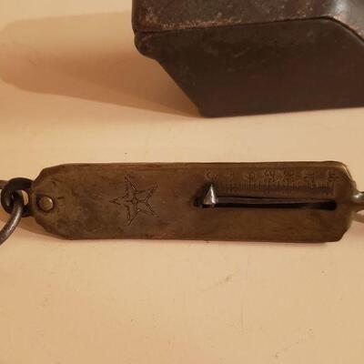 Lot 444: Antique/Vintage Scale & Stover Ice Shaver