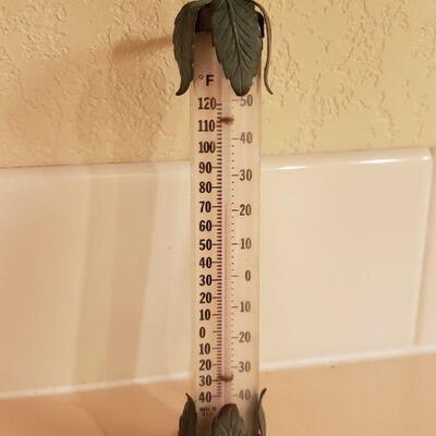 Lot 447: Vintage Thermometer