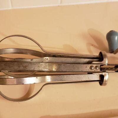 Lot 448: Vintage Hand Mixer and Cooking Fork