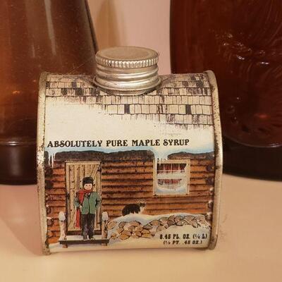 Lot 464: Vintage Syrup Bottles & Log Cabin (1984) Tin