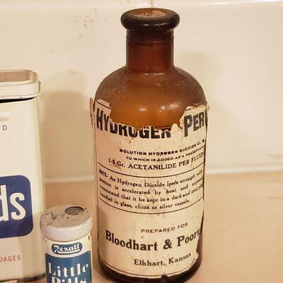 Lot 467: Vintage Medical Implement Containers 