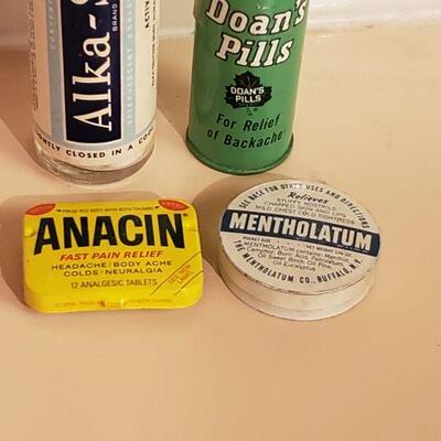 Lot 469: Vintage Medical Containers