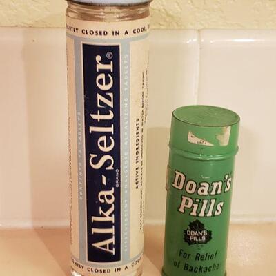 Lot 469: Vintage Medical Containers