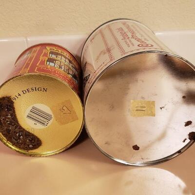 Lot 470: Vintage Cracker Jack and Animal Cookie Tins
