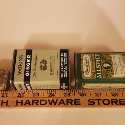 Lot 477: Antique/Vintage Ginger, Allspice, Steero