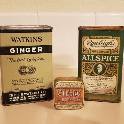 Lot 477: Antique/Vintage Ginger, Allspice, Steero