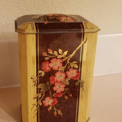 Lot 483: Vintage Decorative Tins & 1 Lid