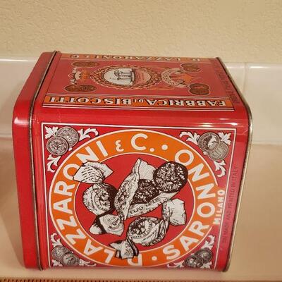 Lot 484: Vintage Tins