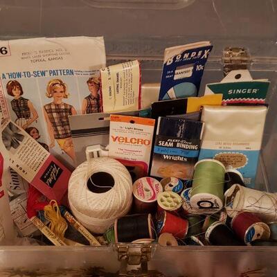 Lot 490: Sewing Lot