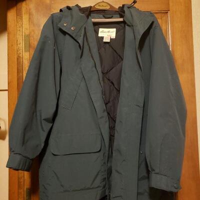 Lot 497: Eddie Bauer Large Quilted Down Coat