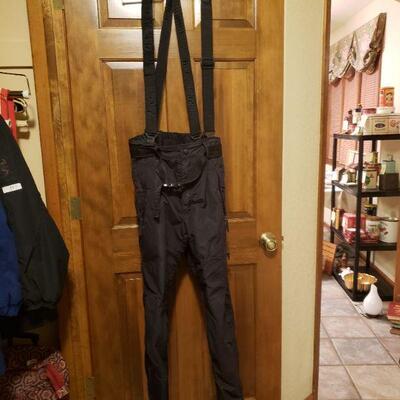 Lot 500: Size Medium Columbia Size Pants