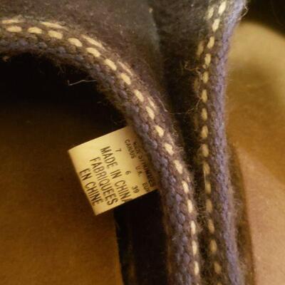 Lot 502: Sorel Slip Ons (7)