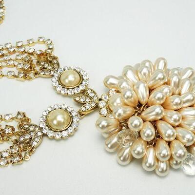 Stunning Universal Vault Collection Pearl Bead & Crystal Rhinestone Necklace & Earring Set
