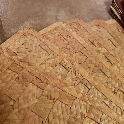 Lot 512: Table Linens lot