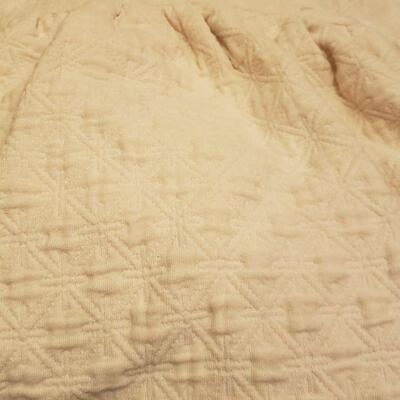 Lot 513: Full Size Bed Skirt
