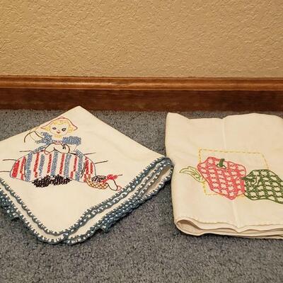 Lot 516: (2) Vintage Kitchen Linens