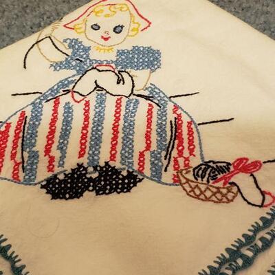 Lot 516: (2) Vintage Kitchen Linens