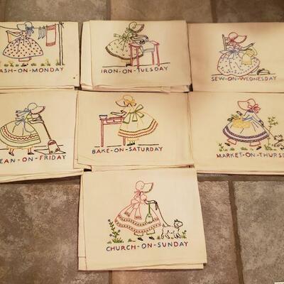 Lot 517: Vintage 7 Days of the Week Linens