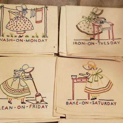 Lot 517: Vintage 7 Days of the Week Linens