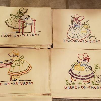 Lot 517: Vintage 7 Days of the Week Linens