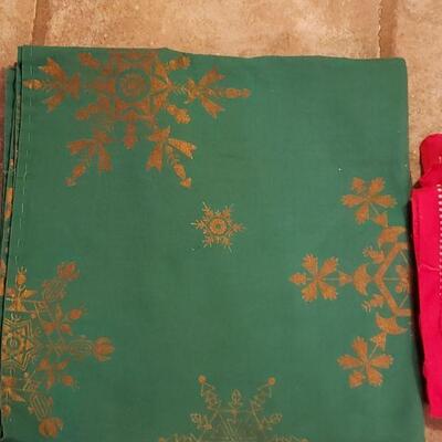 Lot 520: Vintage Table Linens 