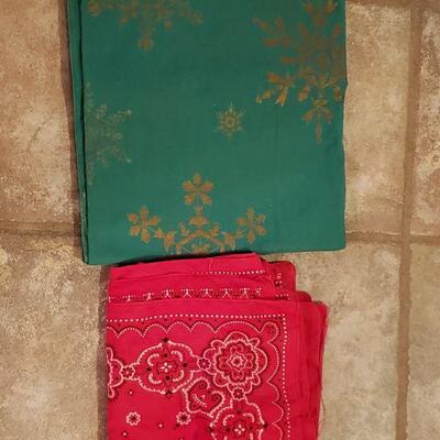 Lot 520: Vintage Table Linens 