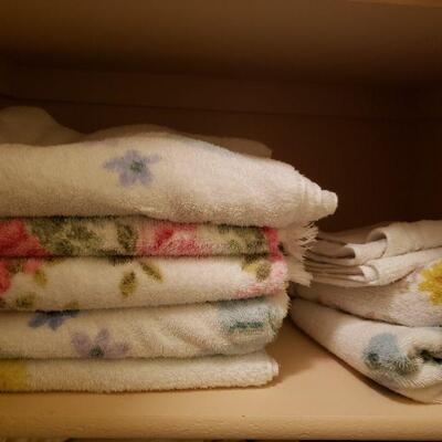 Lot 522: Vintage Towel Lot