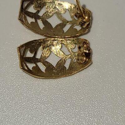 J4: 14k Yellow gold filagree earrings .7g
