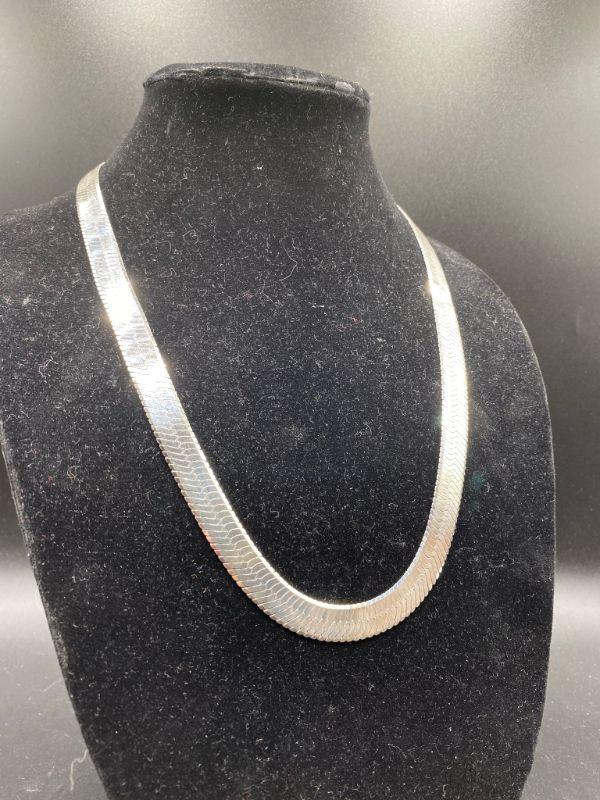 1/2" Wide Sterling Silver Herringbone Chain Necklace | EstateSales.org