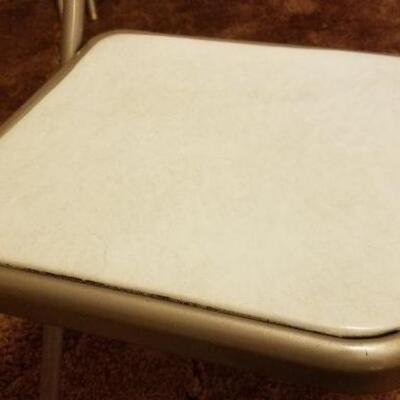 Lot #527: Set of (4) Mid Century Modern Folding Chair