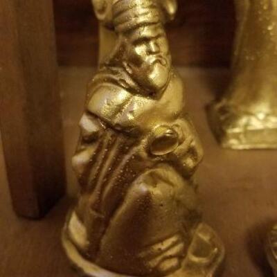 Lot #533: Vintage Nativity Scene w/ Handpainted Porcelain Figures