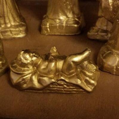 Lot #533: Vintage Nativity Scene w/ Handpainted Porcelain Figures