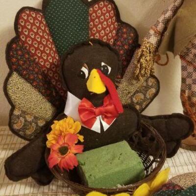 Lot #541: Mixed Fall Decorations (Outdoor or Indoor)