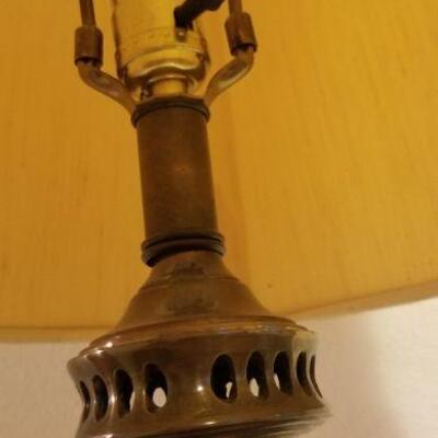 Lot #543: Vintage Table Lamp