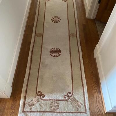 A - 562. Oriental Chinese Style Wool Rug
