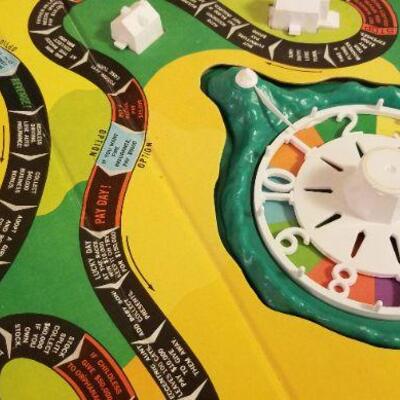 Lot #567: Vintage LIFE Board Game