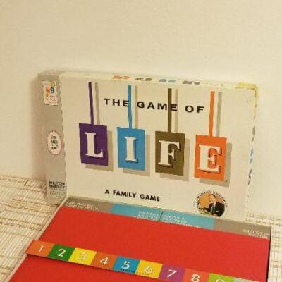Lot #567: Vintage LIFE Board Game