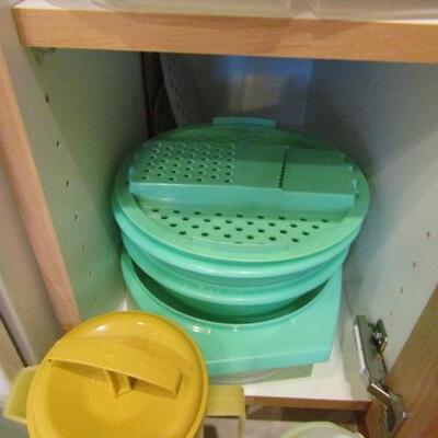 LOT 109  TUPPERWARE & OTHER FOOD STORAGE