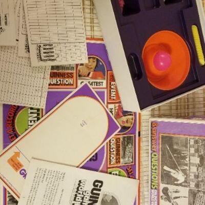 Lot #574: Vintage GUINESS GAME OF WORLD RECORDS