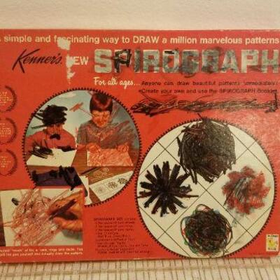 Lot #576: Vintage SPIROGRAPH Art Set - #1