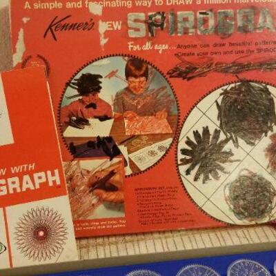 Lot #576: Vintage SPIROGRAPH Art Set - #1
