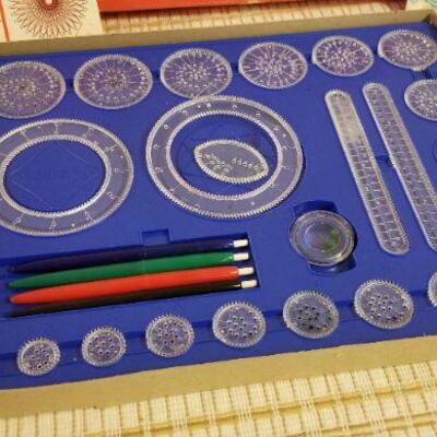 Lot #576: Vintage SPIROGRAPH Art Set - #1