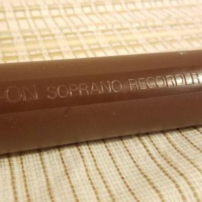 Lot #590: ZEN-ON Soprano Recorder 