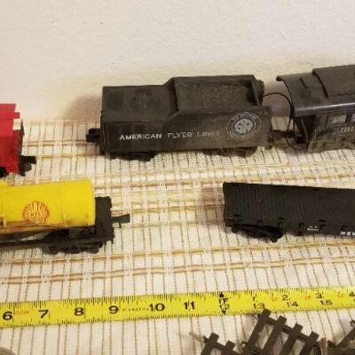 Lot #594: Vintage Powered Railroad Set w/ Tracks and Power Supply